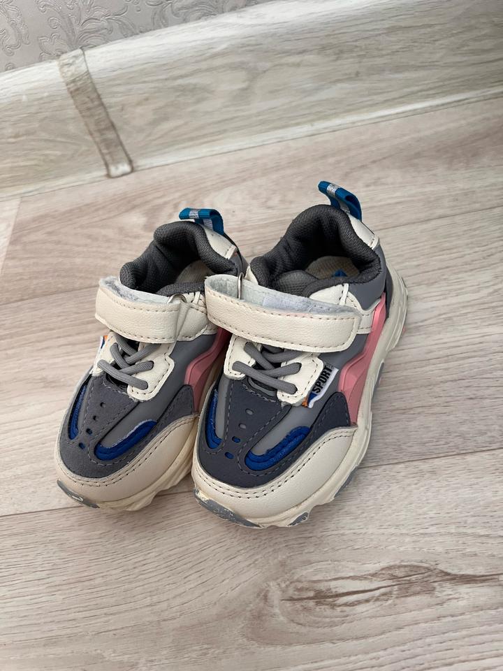 Детские кроссовки для девочек