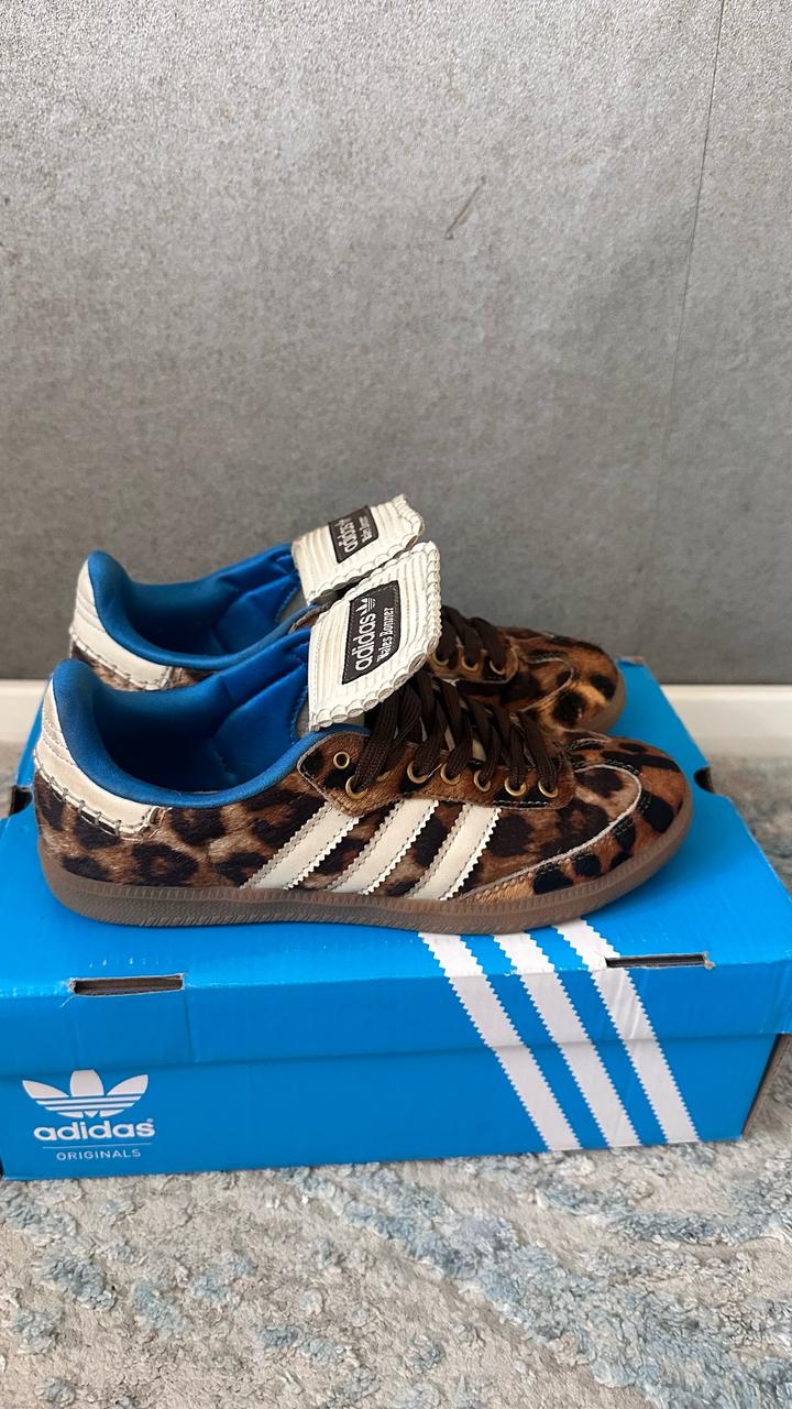 Кроссовки adidas