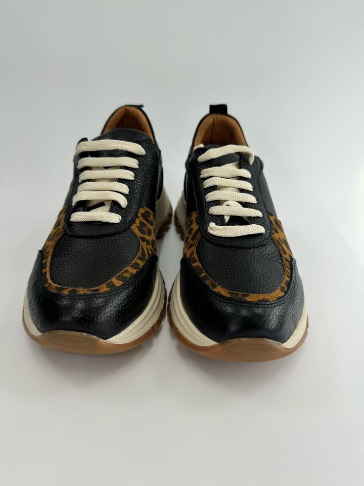 Кроссовки натуральная кожа, новые 36,37,38,39