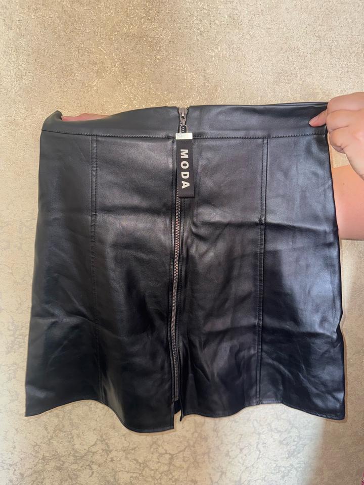 Кожанная юбка маломерка L