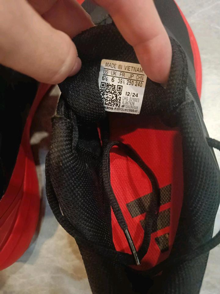 Кроссовки Adidas UK6 - 38 размер.