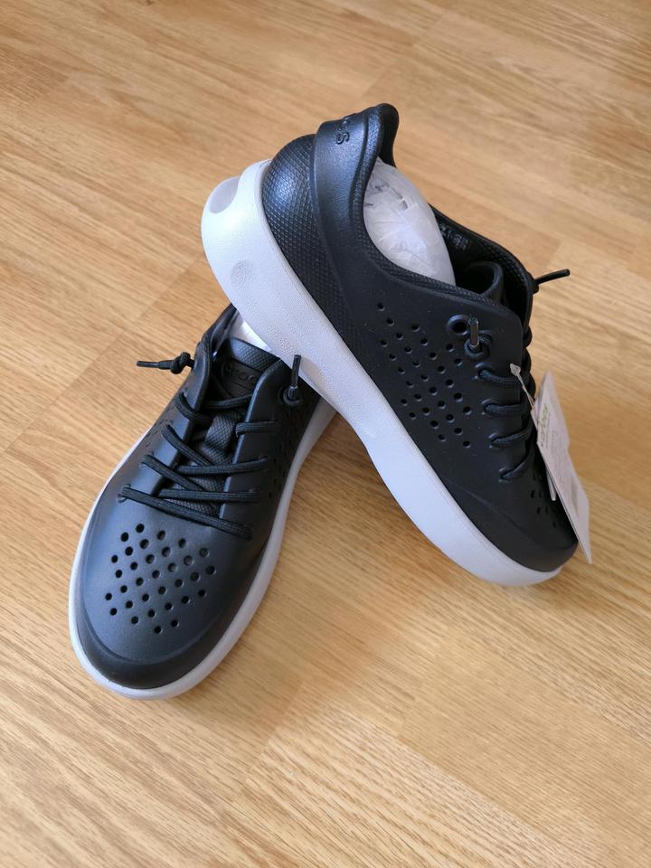 Кроссовки женские Crocs Women's InMotion LoteRide Pacer
