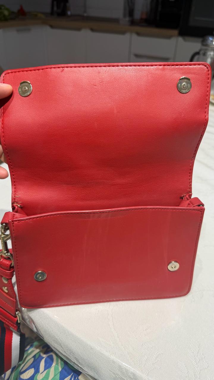 Сумочка от Tommy