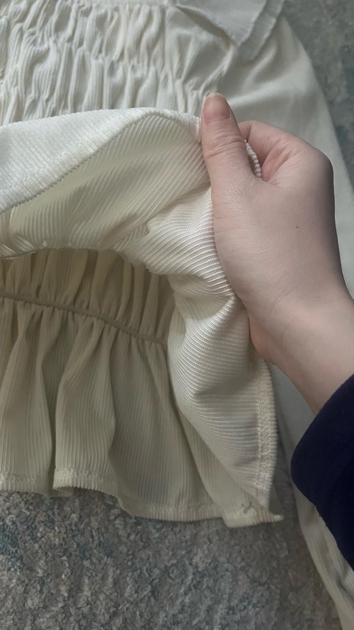 Блузка в молочном цвете