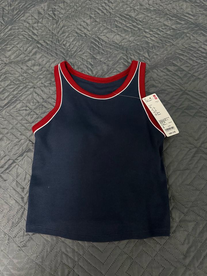 uniqlo bra top