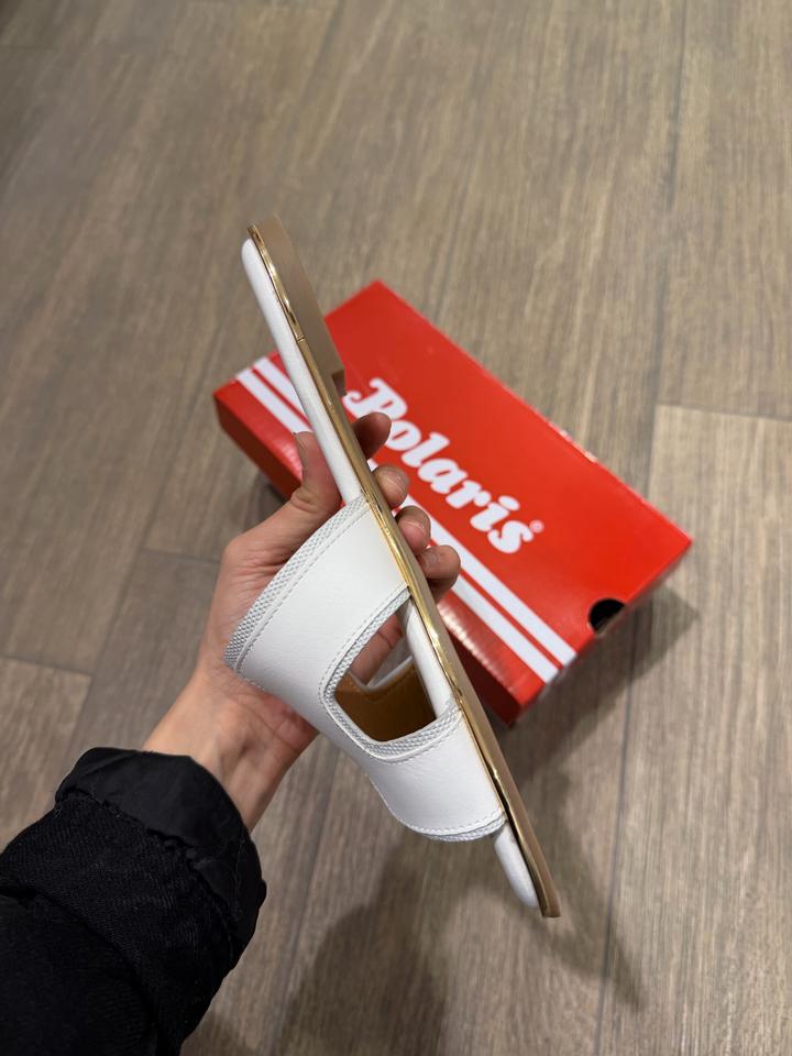 Женин шлепанцы