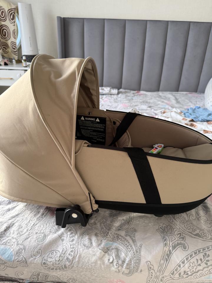 Люблю для коляски уоуо