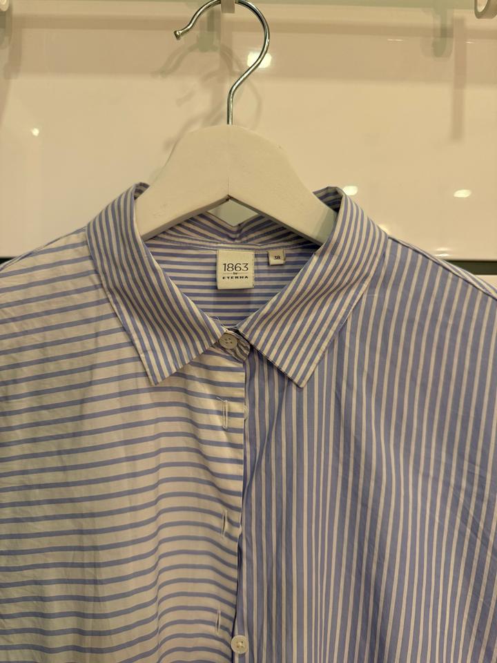 Голубая рубашка