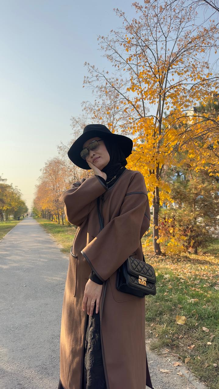 кофточка травка,пальто в клетку ,коричневая накидка