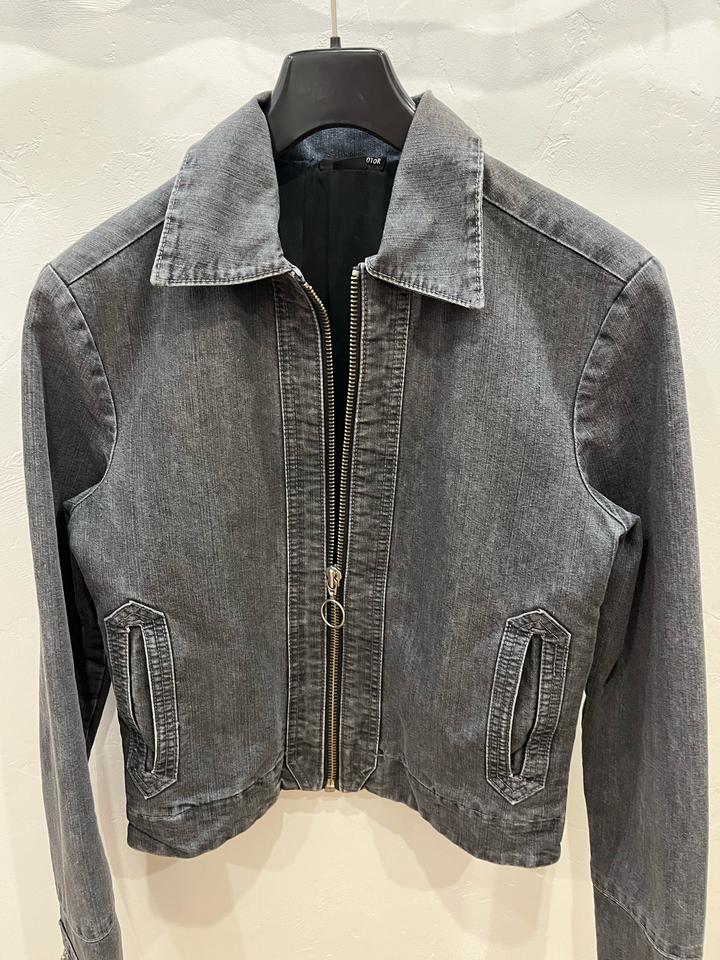 Куртка джинсовая.