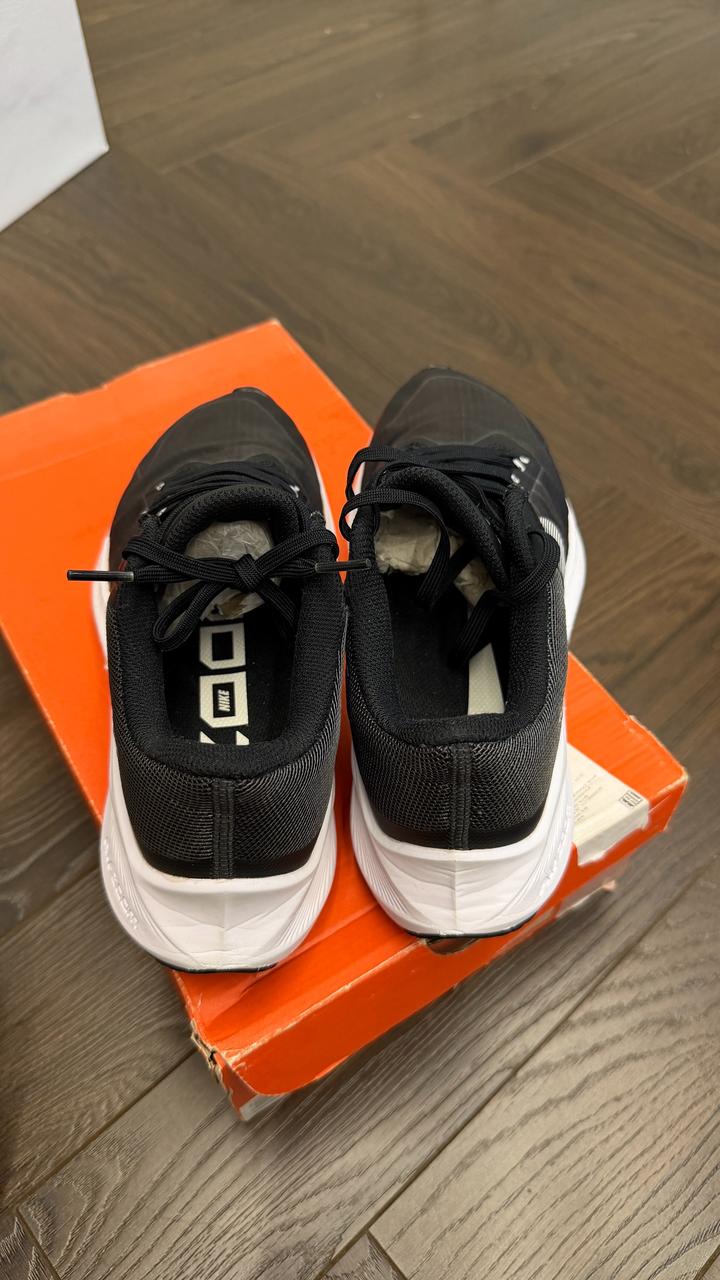 Кроссовки в зал Nike оригинал с коробкой 38 размер