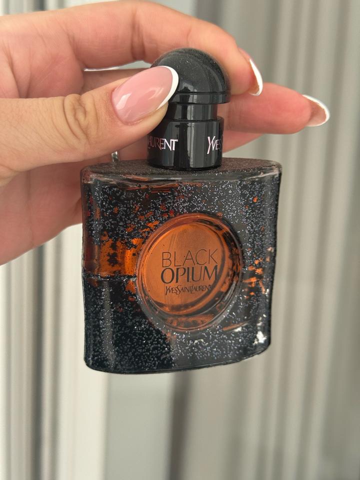 YVES SAINT LAURENT black opium