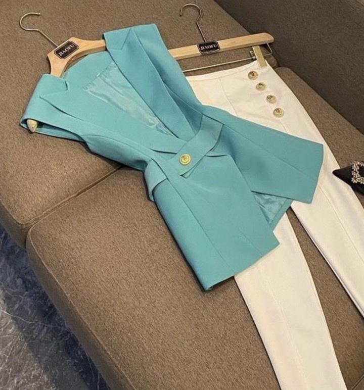 Жилетка женская новая