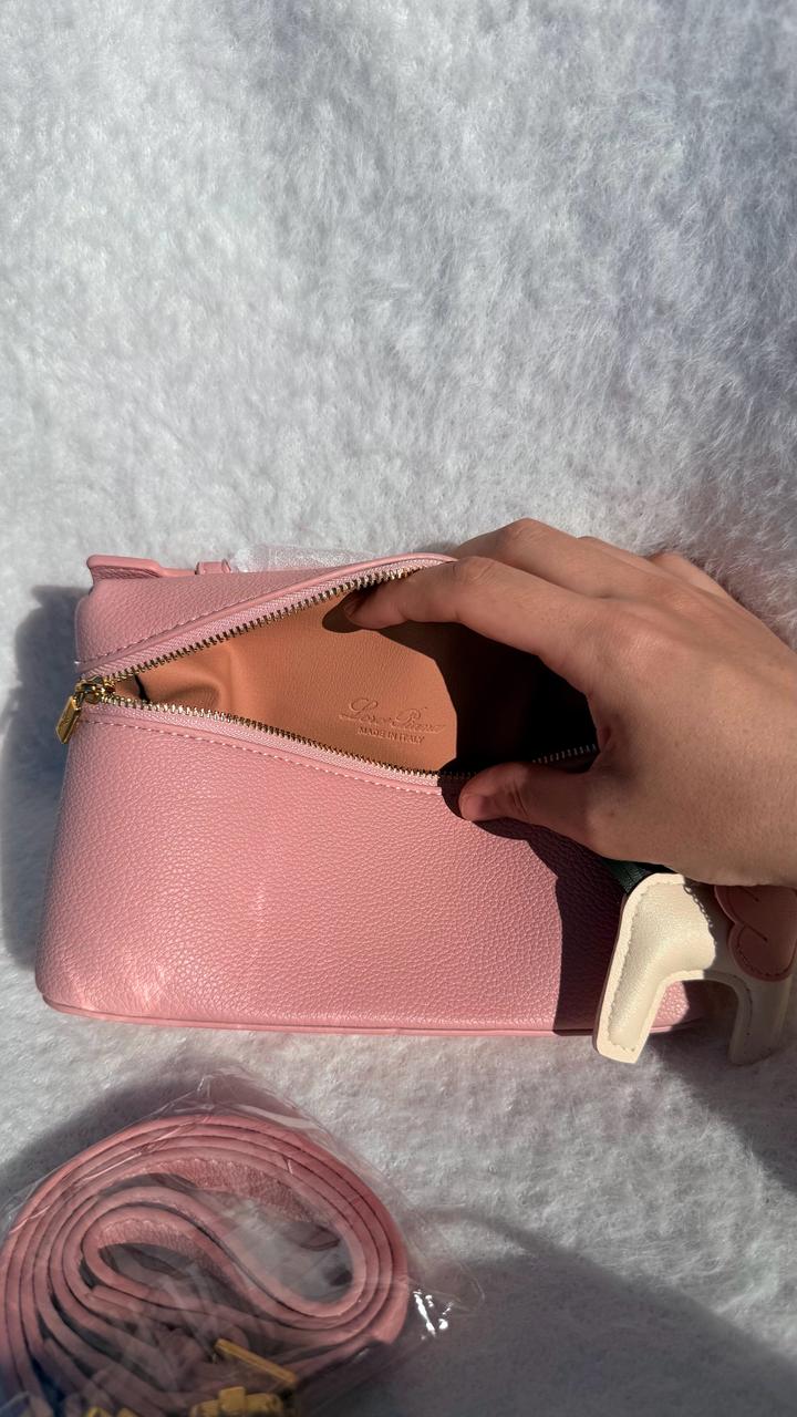 Розовая сумка Loro Piana