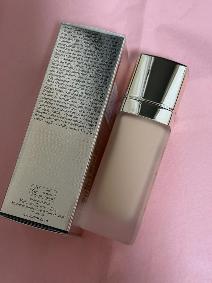 Dior Prestige Le Protecteur UV Jeunesse et Lumière SPF 50+ PA++++