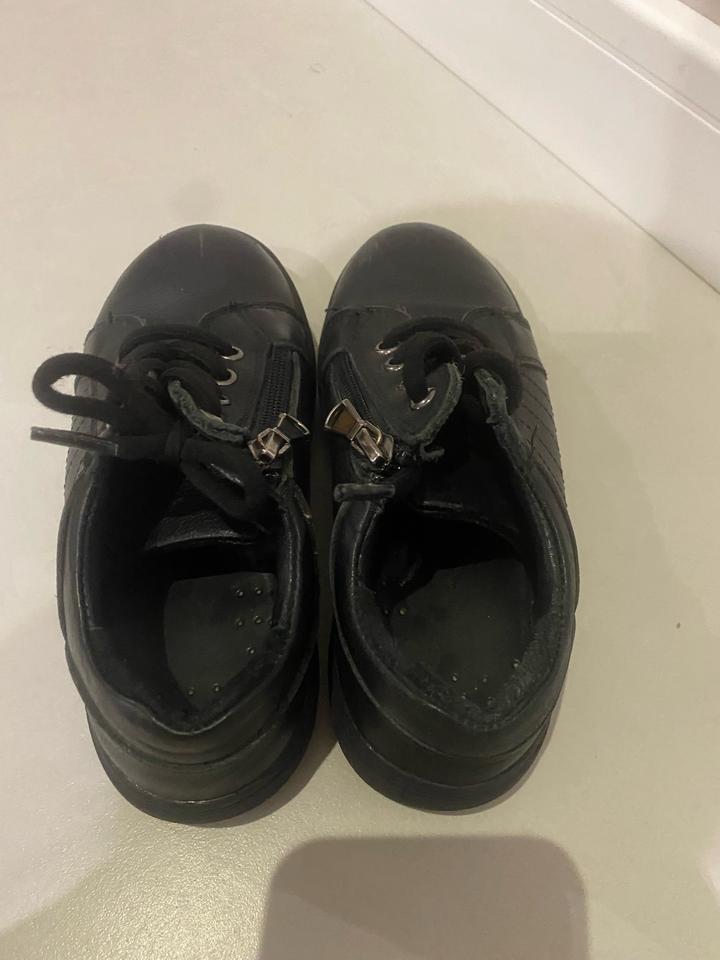 Продам детские ботиночки