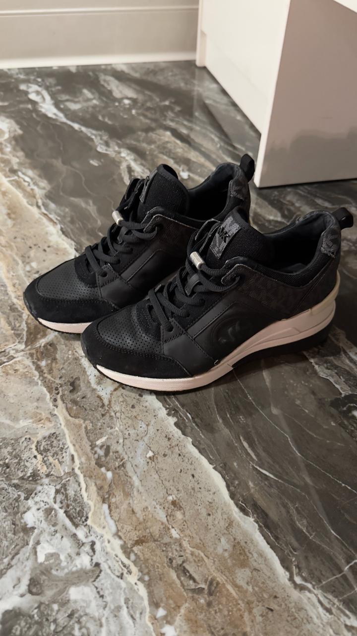 Кроссовки Michael Kors