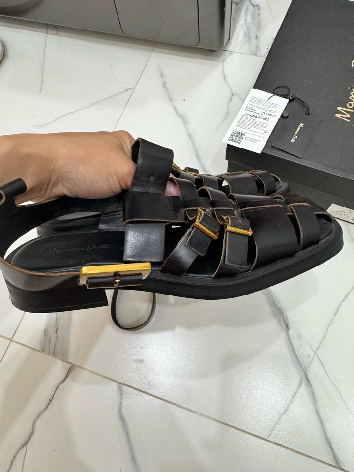 Продам сандалии Massimo Dutti