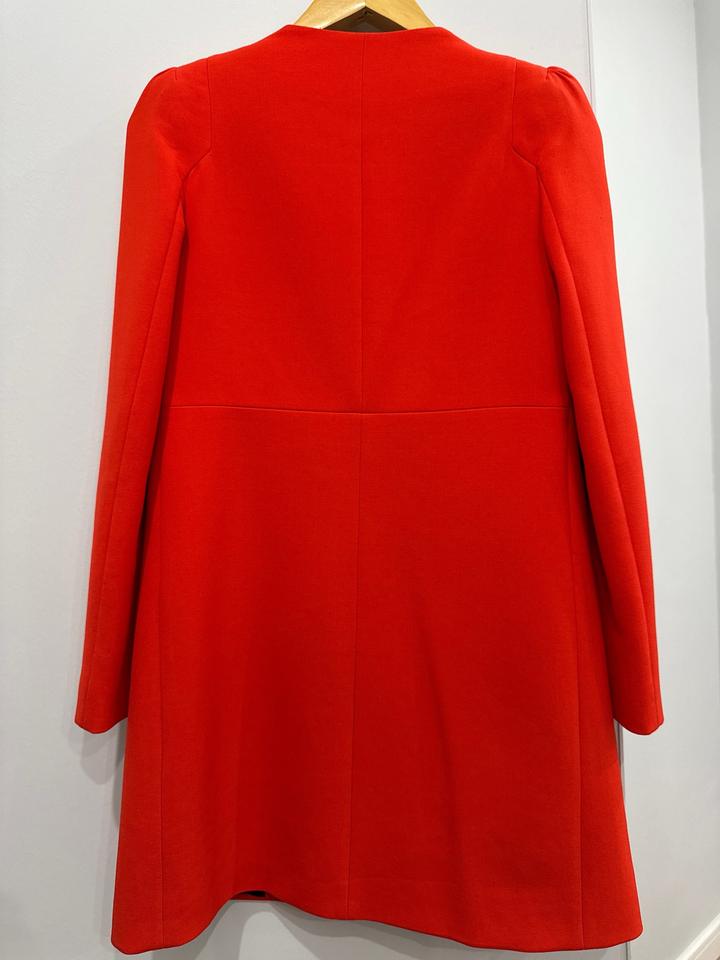 Красный пиджак на замке от Zara