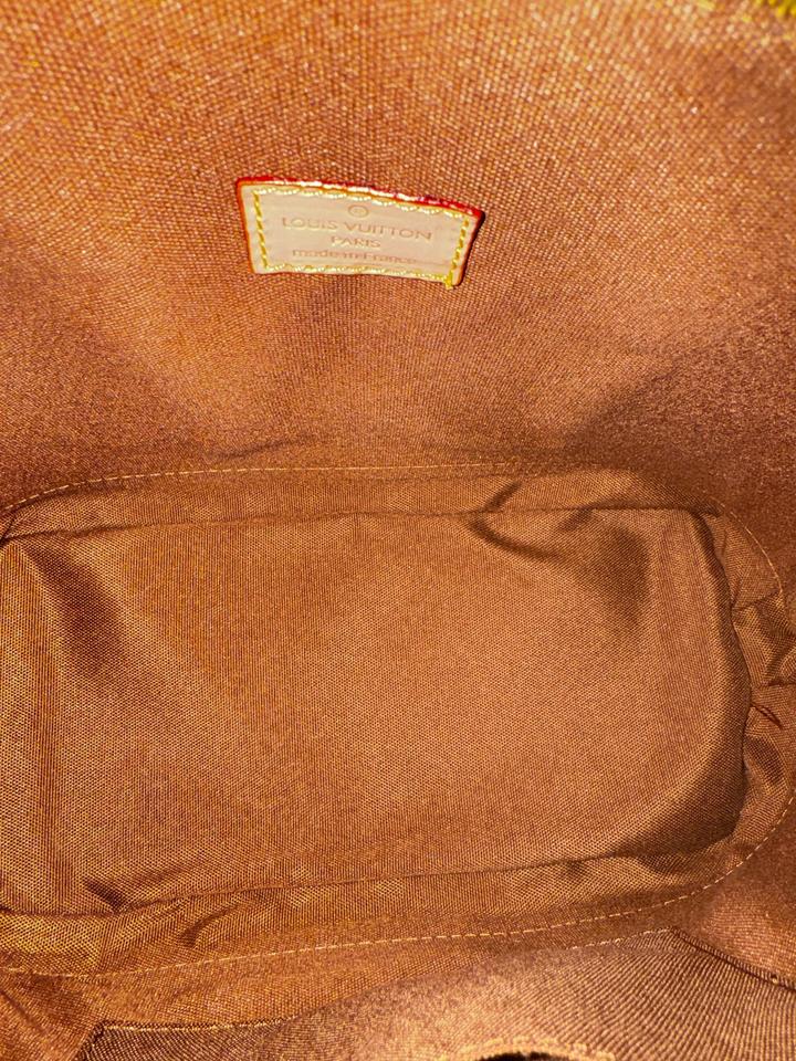 Стильная и элегантная сумка от Louis Vuitton.