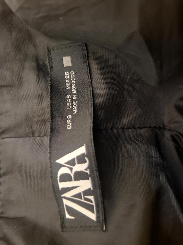 Чёрный пежак Zara