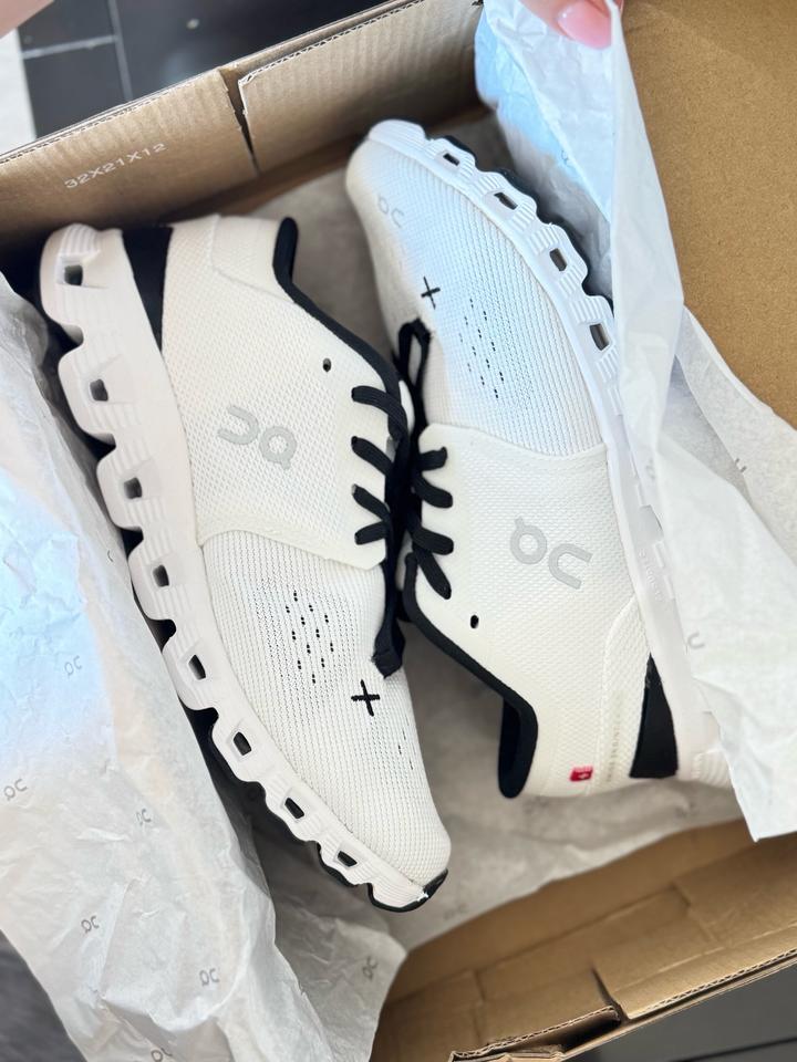 Кроссовки ON Cloud x4