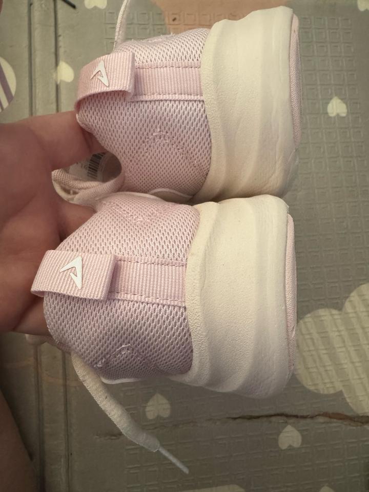 женские кроссовки Demix Compact