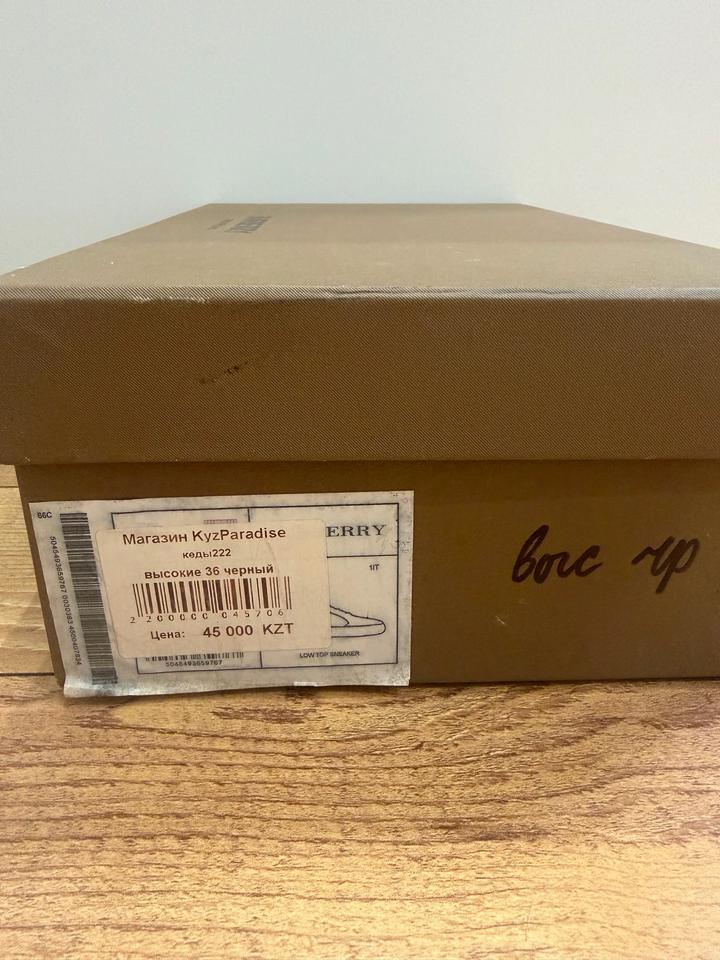 Кеды 36 размера. От бренда Burberry