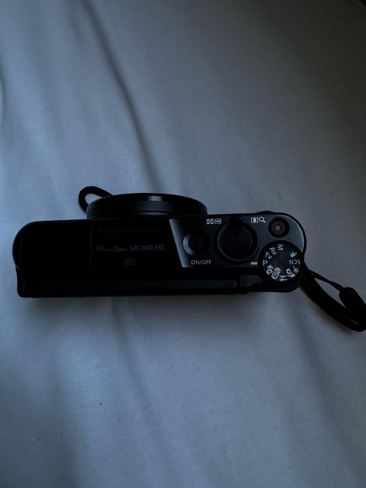 Canon PowerShot SX740 HS