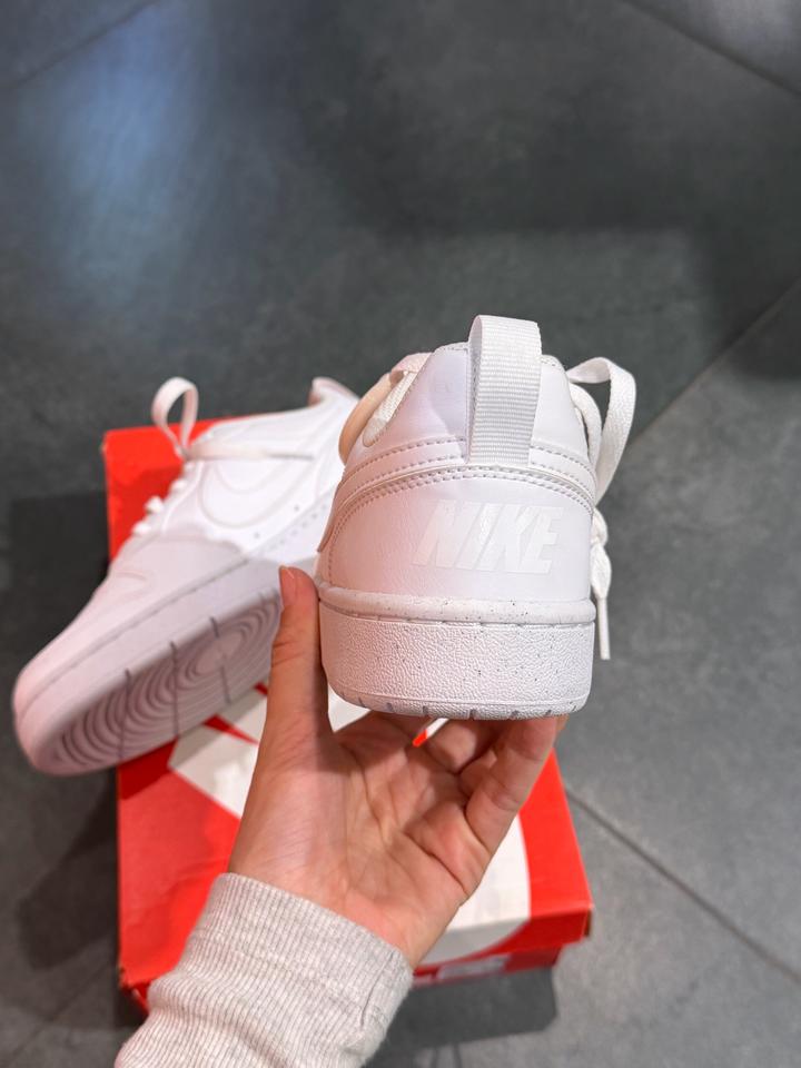 Кроссовки Nike