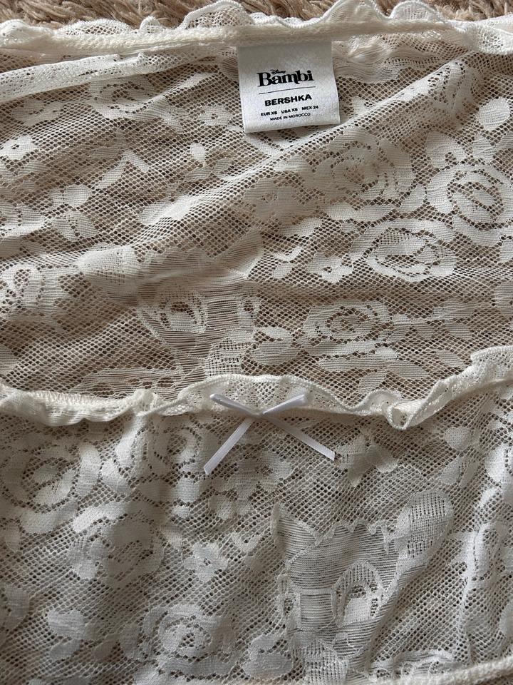кружевной топ bershka