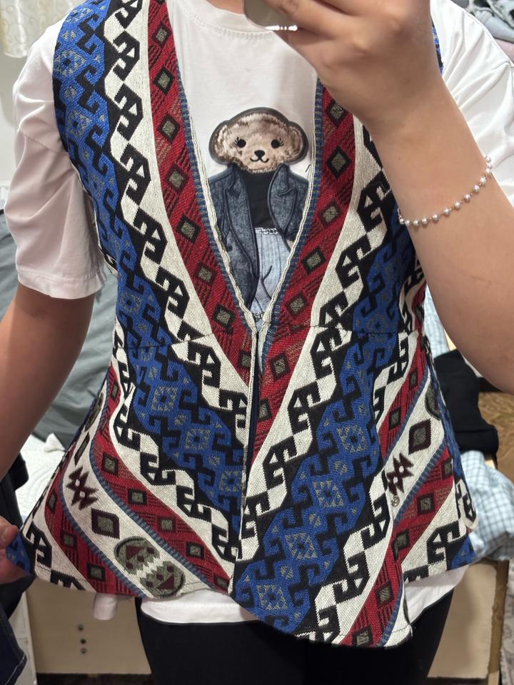 Национальный жилетка