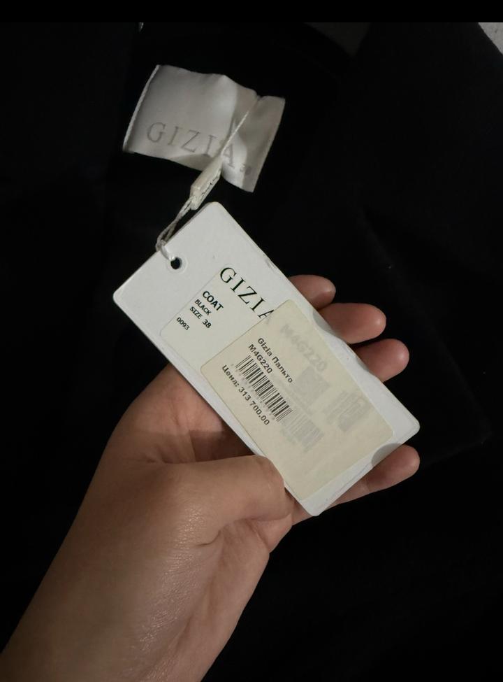 черное пальто из кашемира от премиального бренда Gizia