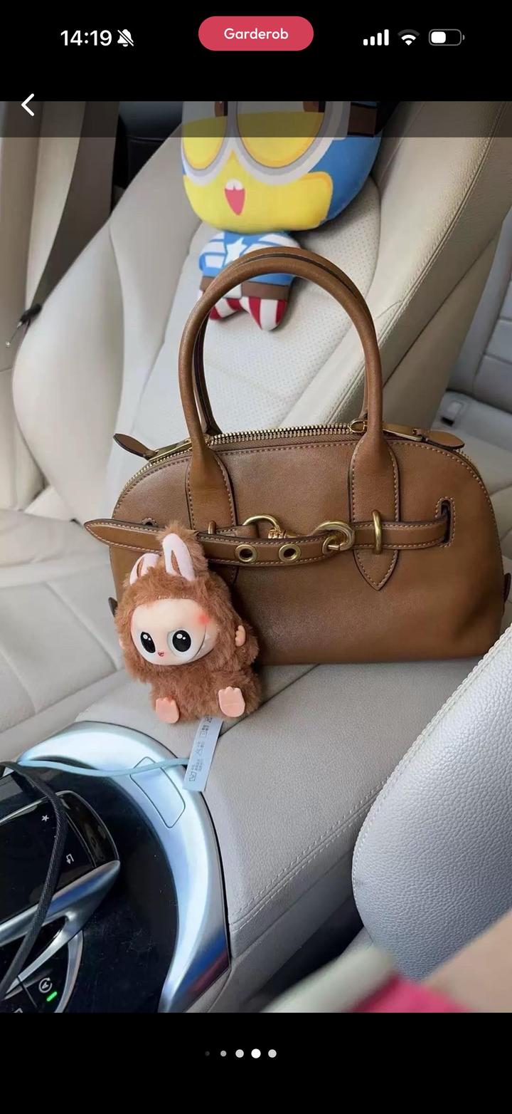 Кожаная сумка в стиле miu miu