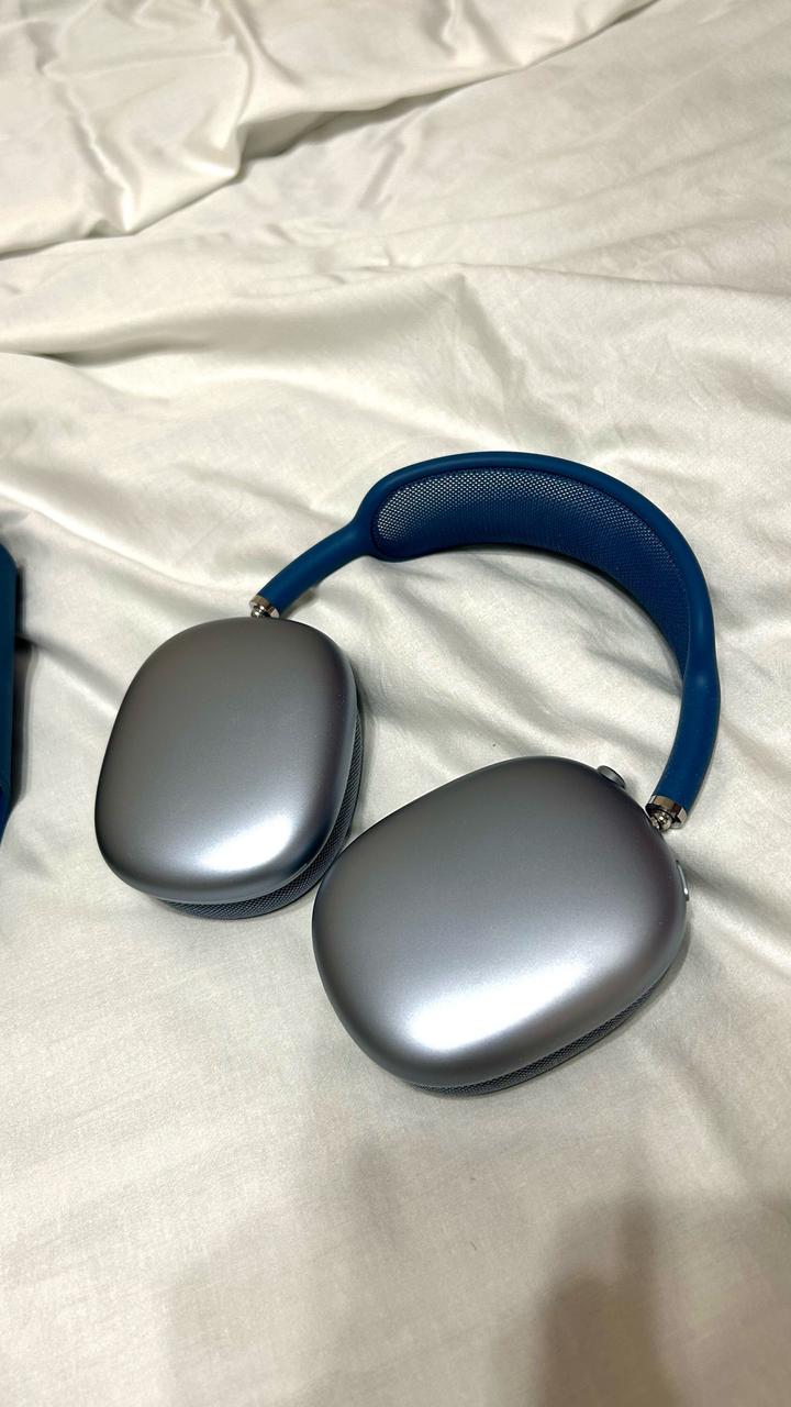 AirPods Max синие наушники