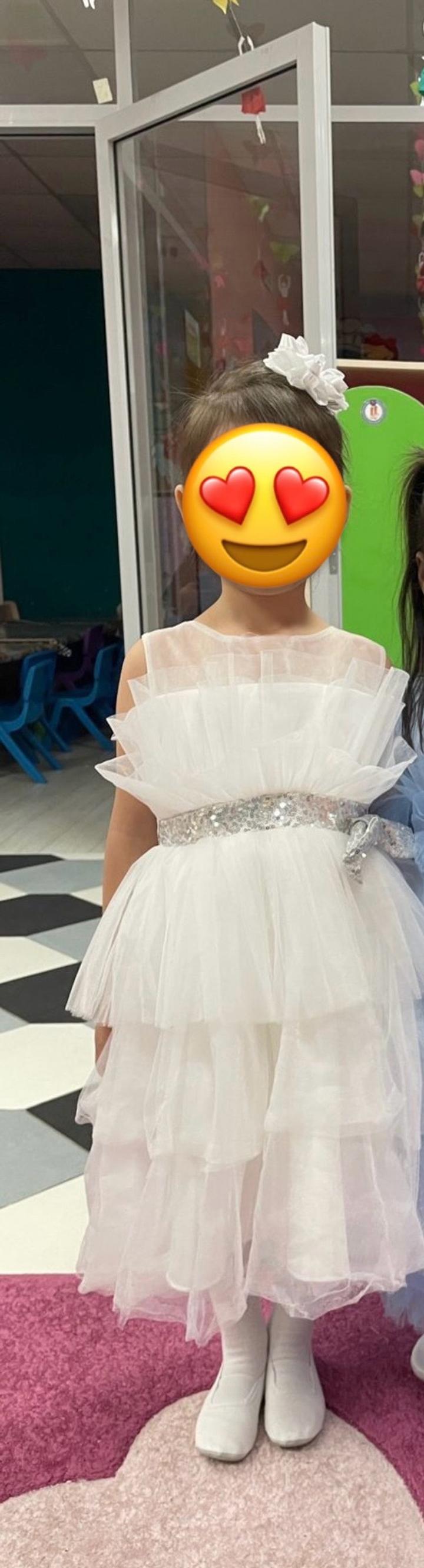 Белое платье