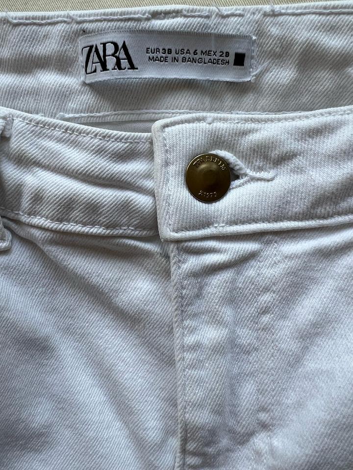 Белые джинсы Zara