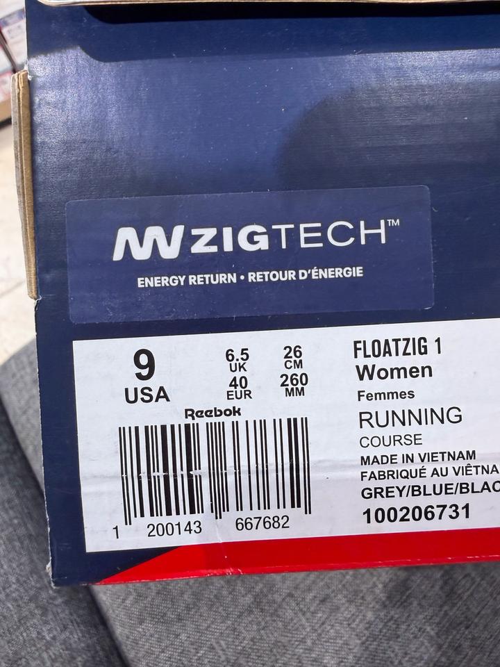 Женские кроссовки Reebok