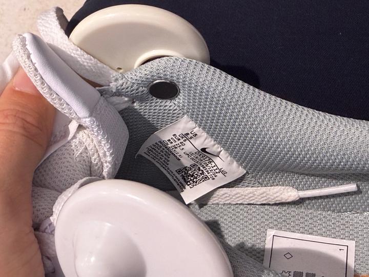 Женские кроссовки Nike