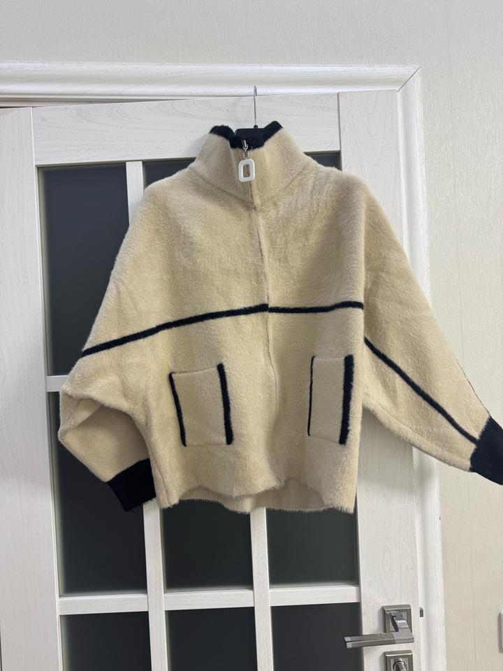 Свободный жакет из мягкого материала тедди