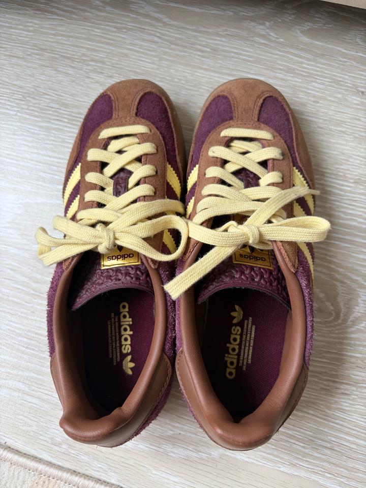 Кроссовки Adidas