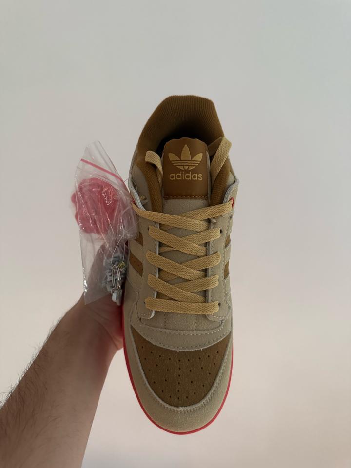 Продам кроссовки Adidas