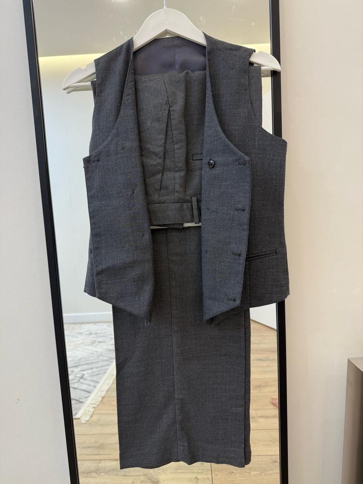 Комплект из жилетки no name и брюк Zara