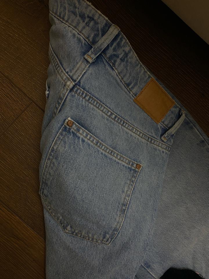 Джинсы Zara