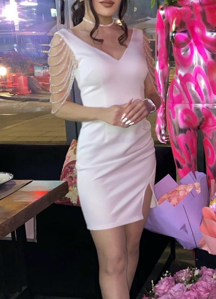 Белое платье с камнями