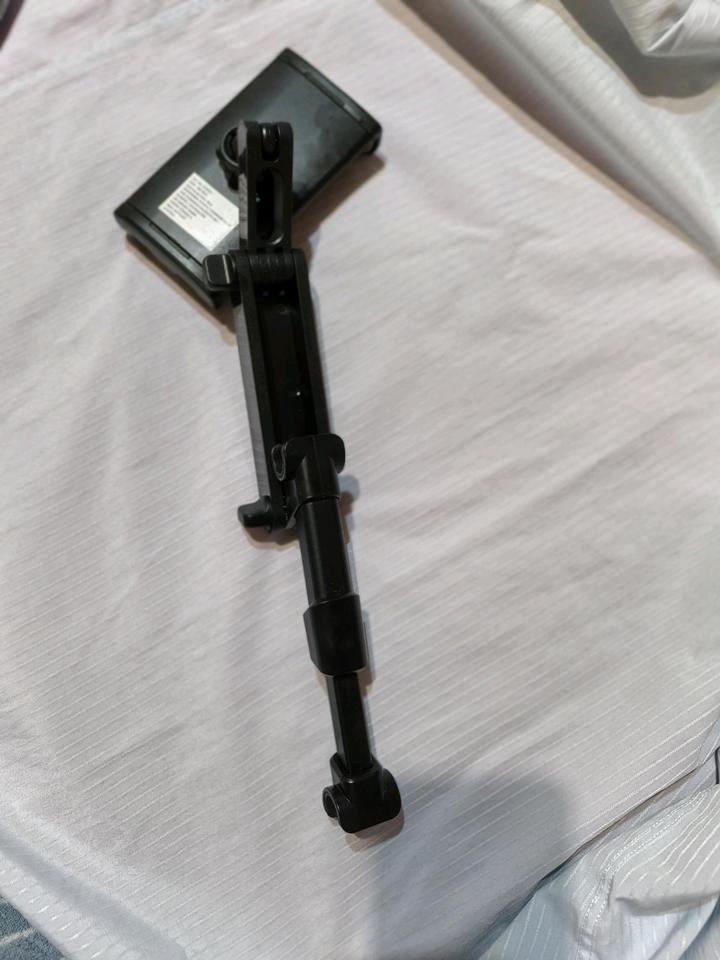 Автомобильный держатель для планшетов и телефонов (на подголовник)