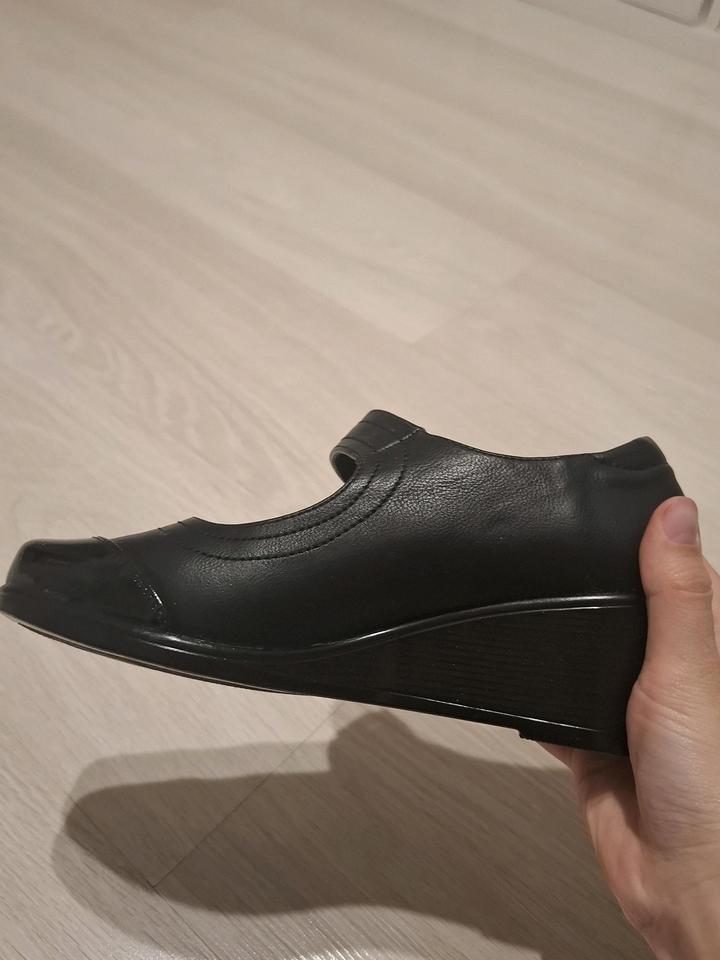 Черные туфли