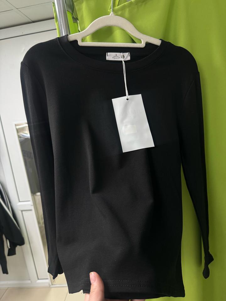 Блузка черный