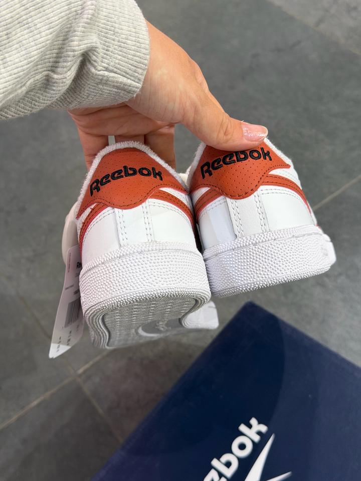 Женские кроссовки Reebok