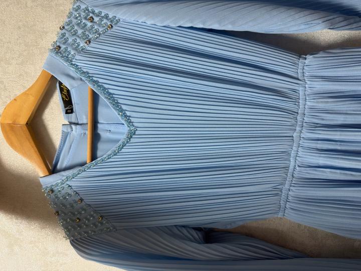 Платье с поясом.